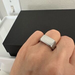 Women’s stainless steel ring,size 6